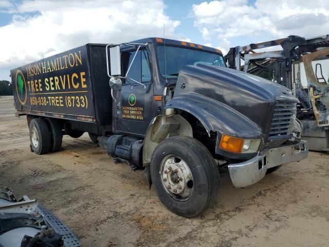 2001 International 4700 Flatbed Truck