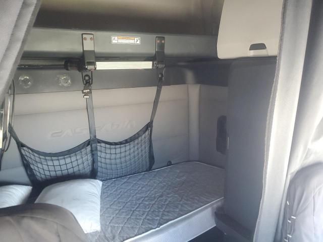 2018 Freightliner Cascadia 126