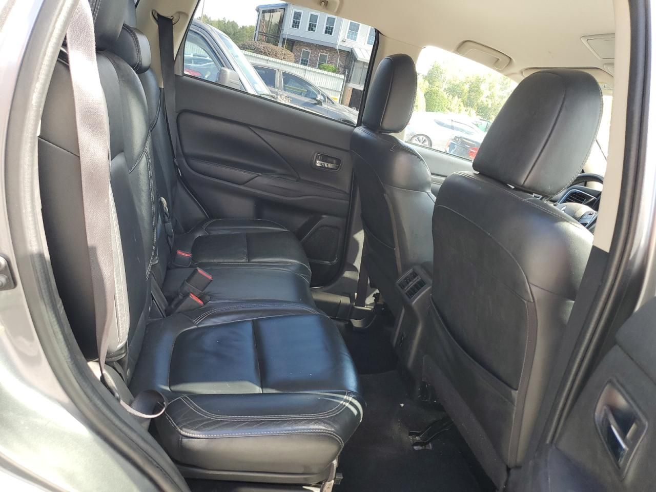 2020 Mitsubishi Outlander se