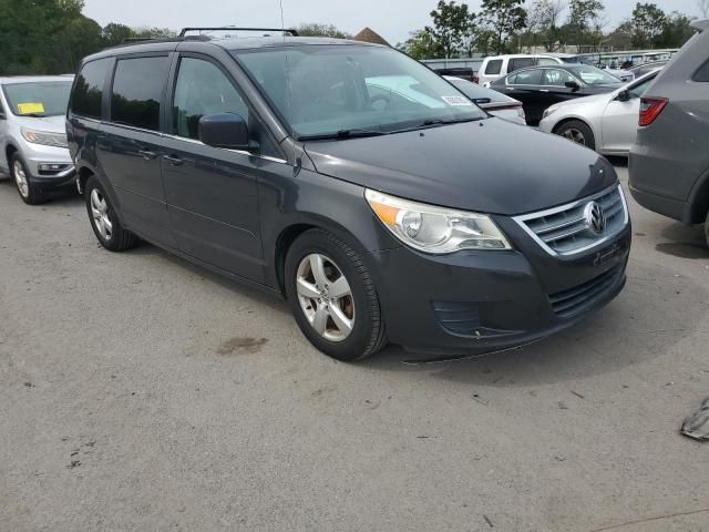 2011 Volkswagen Routan SE