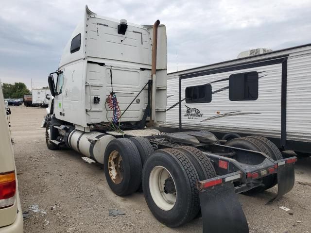 2014 Volvo VNL Semi Truck