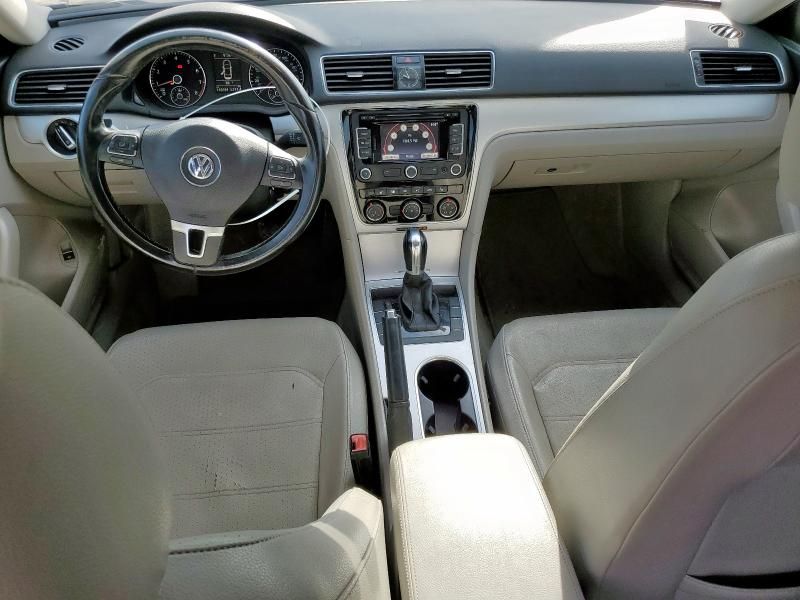 2013 Volkswagen Passat SE