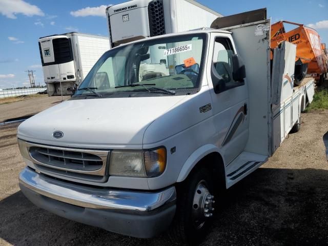2000 Ford Econoline E450 Super Duty Cutaway Van