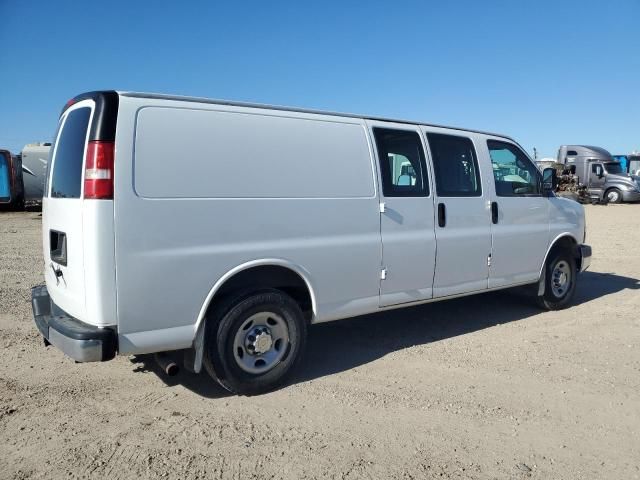 2013 Chev Rolet Express G2500