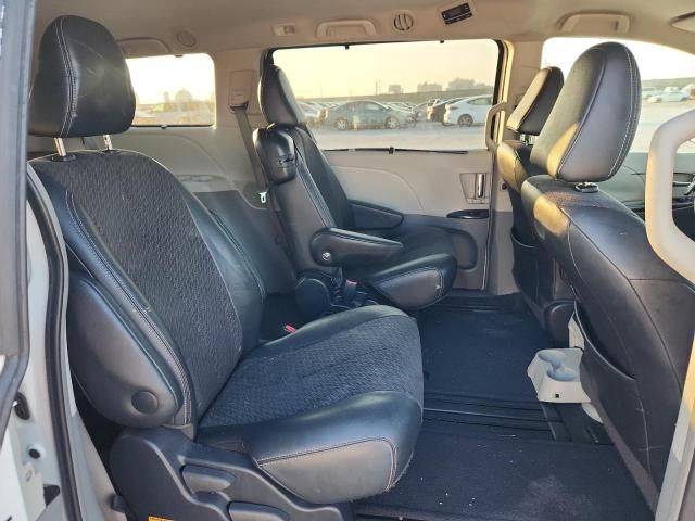 2011 Toyota Sienna Sport