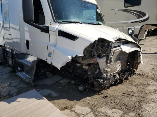 2022 Freightliner Cascadia 116 Semi Truck
