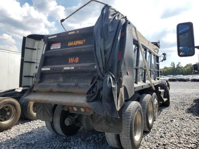 2013 Kenworth T800 Dump Truck