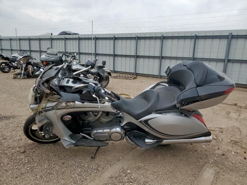 2011 Victory Vision Touring