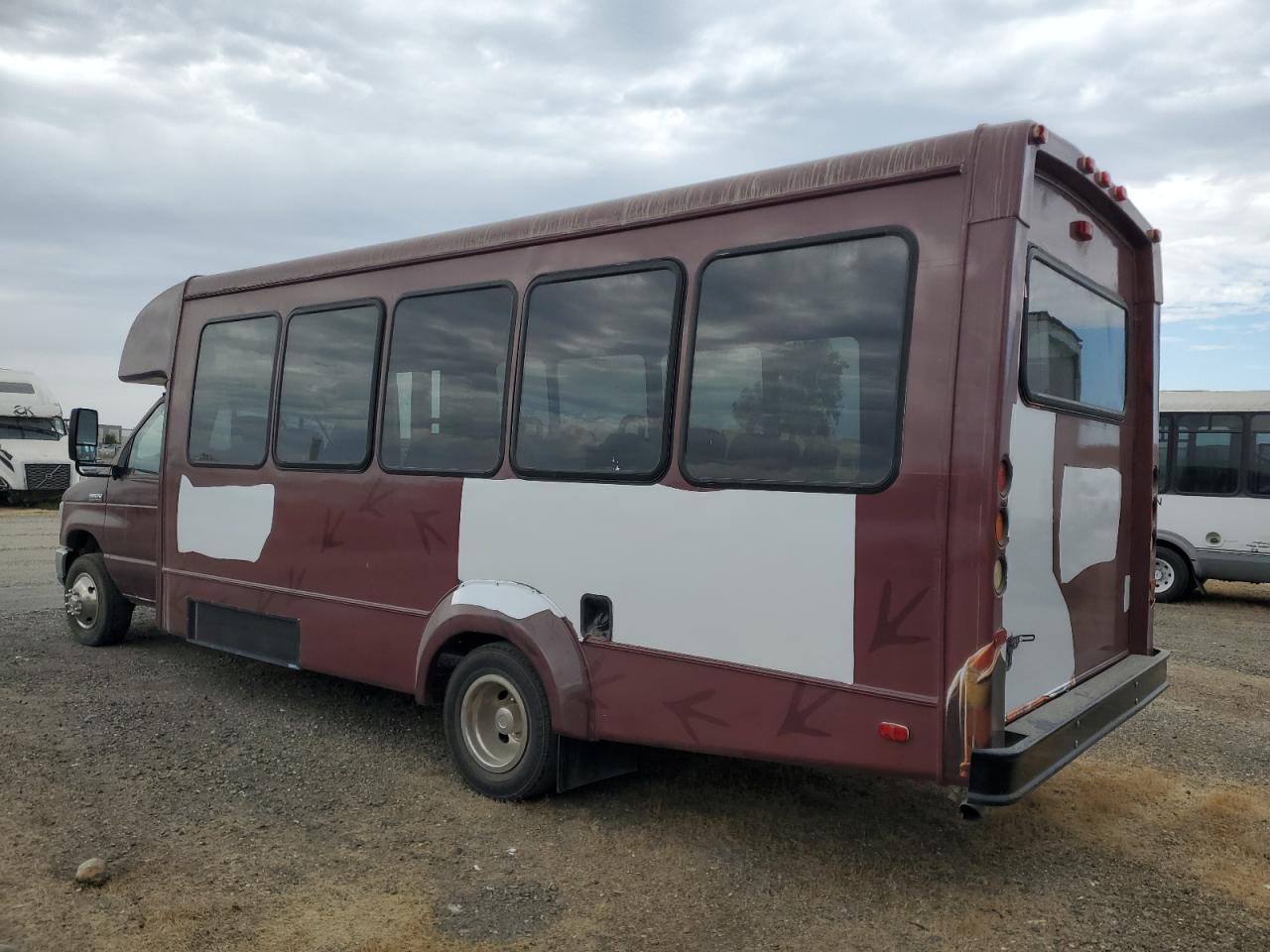 2014 Ford Econoline E450 Super Duty Cutaway Van