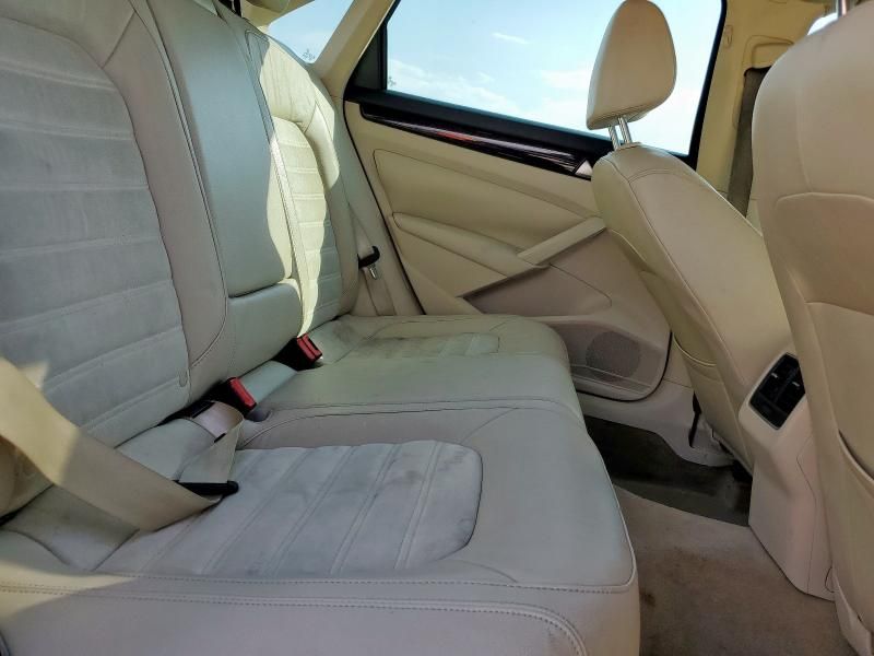 2014 Volkswagen Passat SEL
