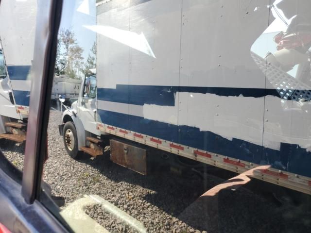 2016 Freightliner Cascadia 113 Semi Truck