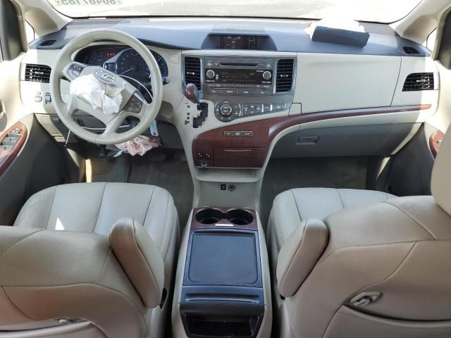 2012 Toyota Sienna XLE