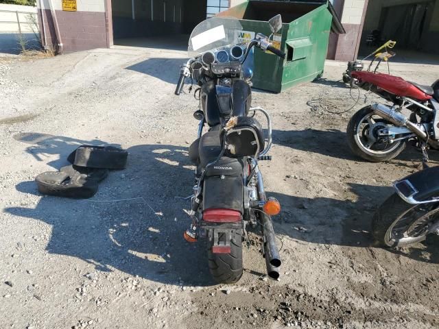 2004 Honda VT1100 C