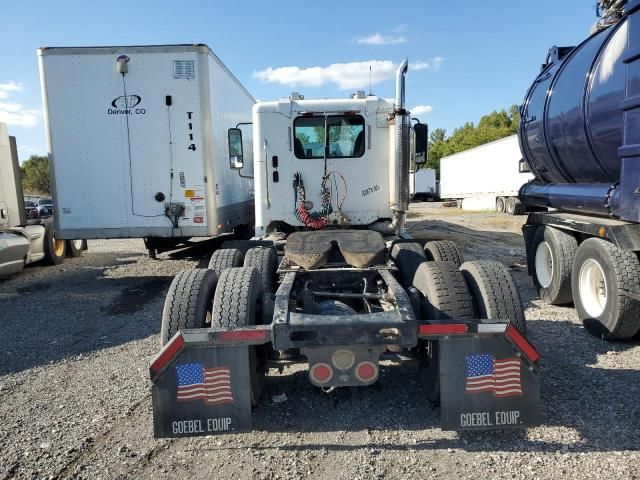 2006 Freightliner Columbia 120 Semi Truck