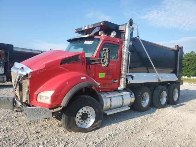2017 Kenworth T880 Dump Truck
