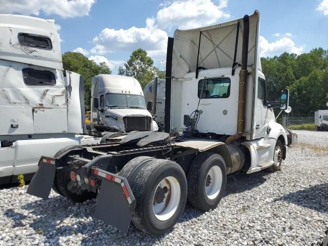 2014 Kenworth T680 Semi Truck