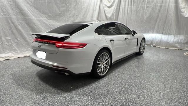 2018 Porsche Panamera 4