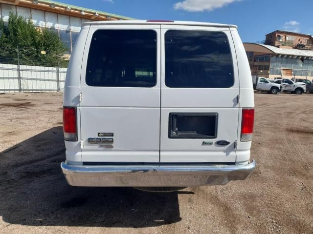 2014 Ford Econoline E350 Super Duty Wagon