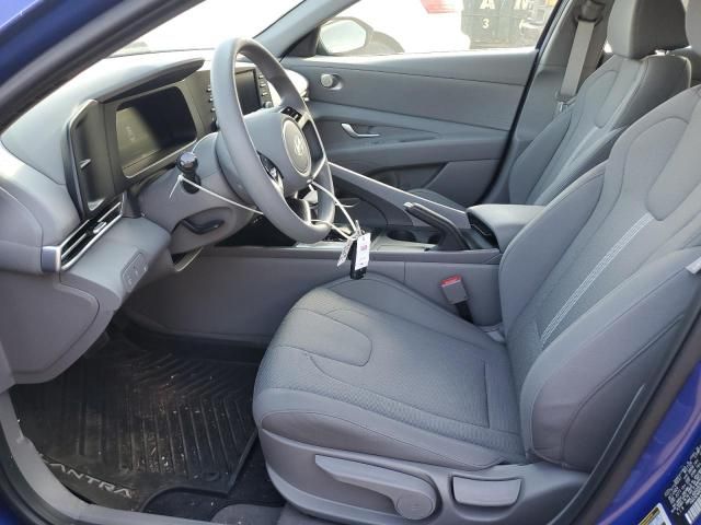 2025 Hyundai Elantra SE