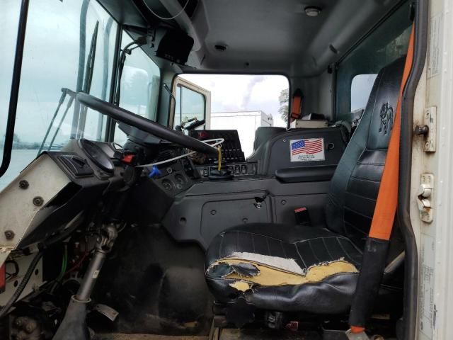 2018 Mack MRU613 Refuse Truck