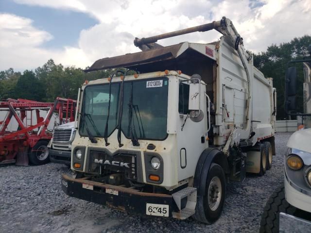 2018 Mack MRU613 Refuse Truck
