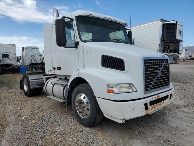 2006 Volvo VNM Semi Truck