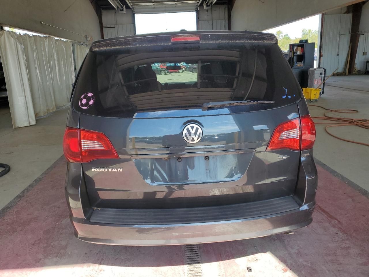 2011 Volkswagen Routan se