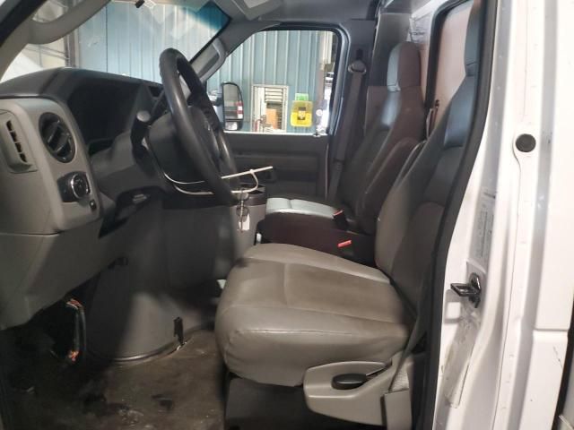 2023 Ford Econoline E350 Super Duty Cutaway Van