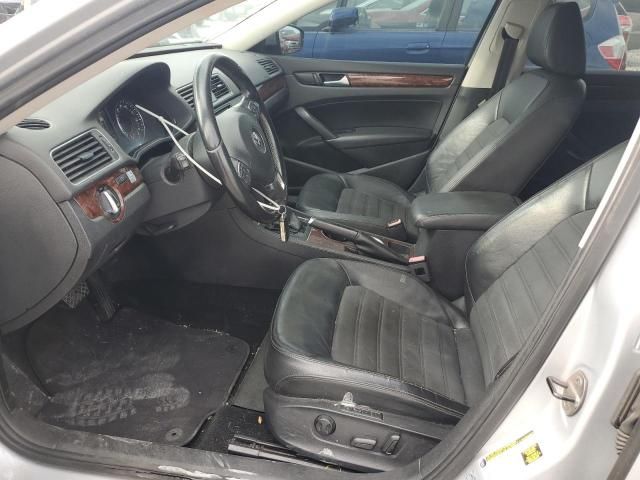 2013 Volkswagen Passat SEL