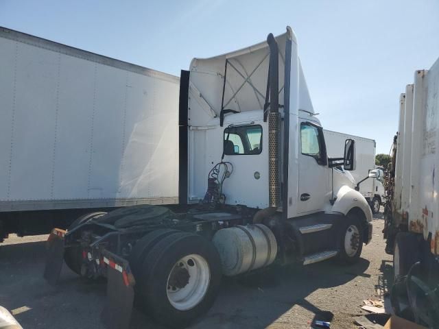 2016 Kenworth T680 Semi Truck