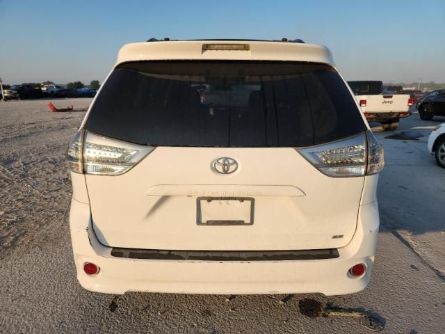 2011 Toyota Sienna Sport