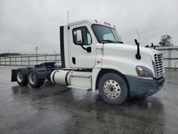 Salvage trucks for sale at Dunn, NC auction: 2018 Freightliner Cascadia 125 Semi Truck