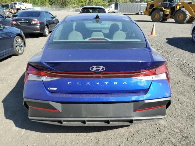 2025 Hyundai Elantra SE