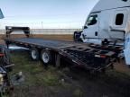 2015 Diamond T 10225SWF Equipment Trailer