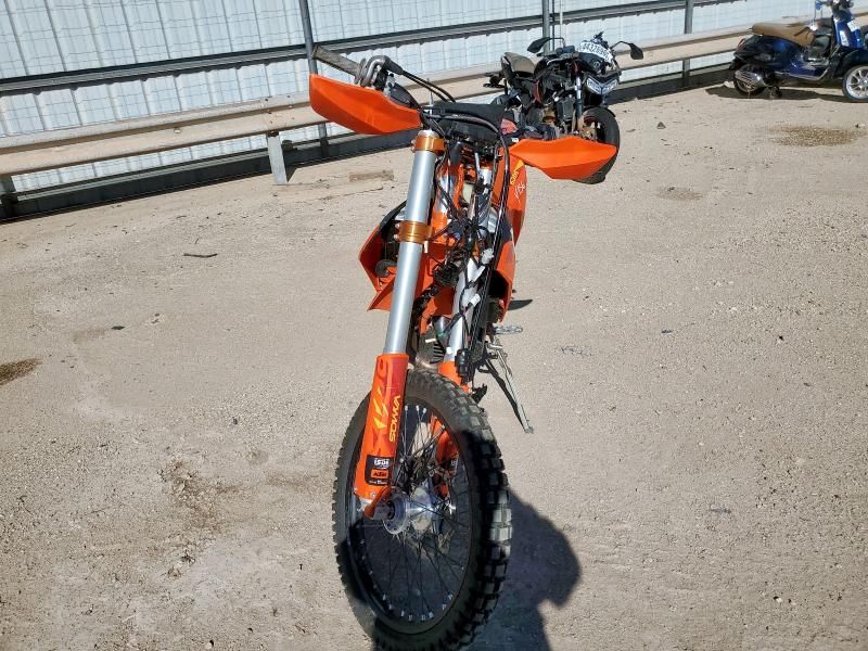 2025 KTM Enduro