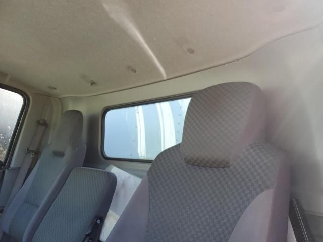 2015 Isuzu NPR HD