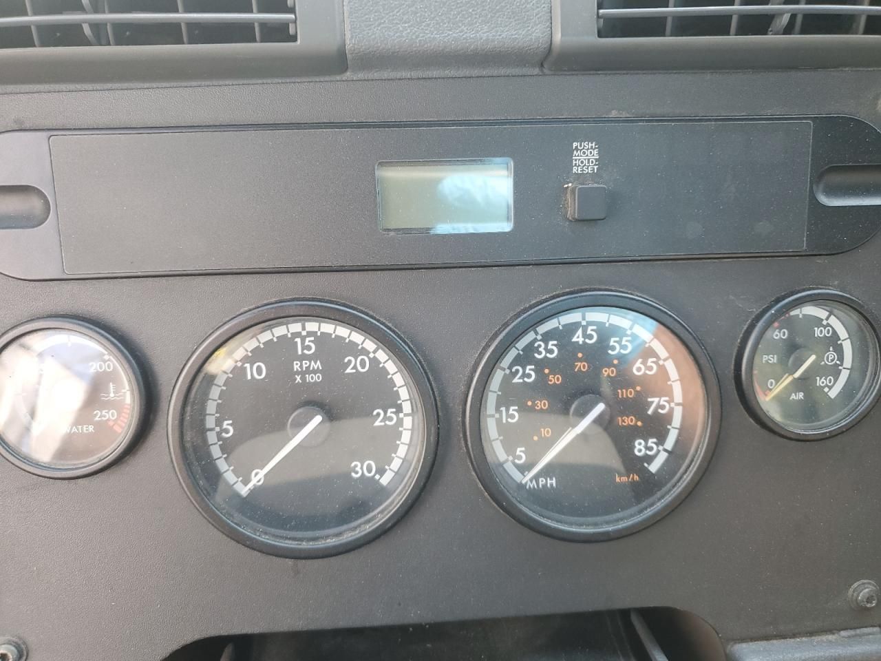 2013 Freightliner Cascadia 1