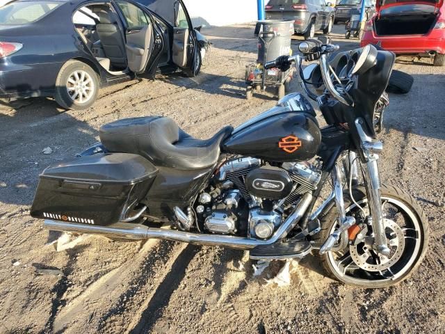 2011 Harley-Davidson Flhx
