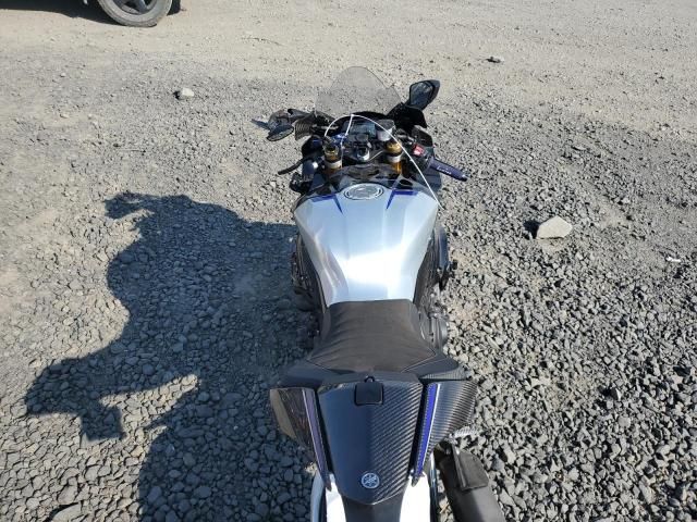 2025 Yamaha YZF1000 D