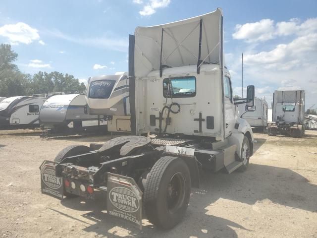 2017 Kenworth T680 Semi Truck