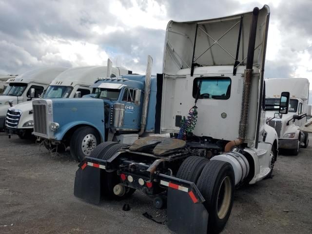 2014 Kenworth T680 Semi Truck