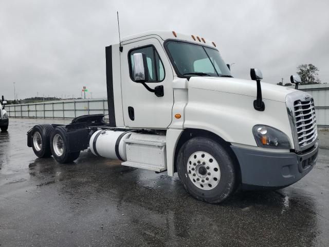 2018 Freightliner Cascadia 125 Semi Truck