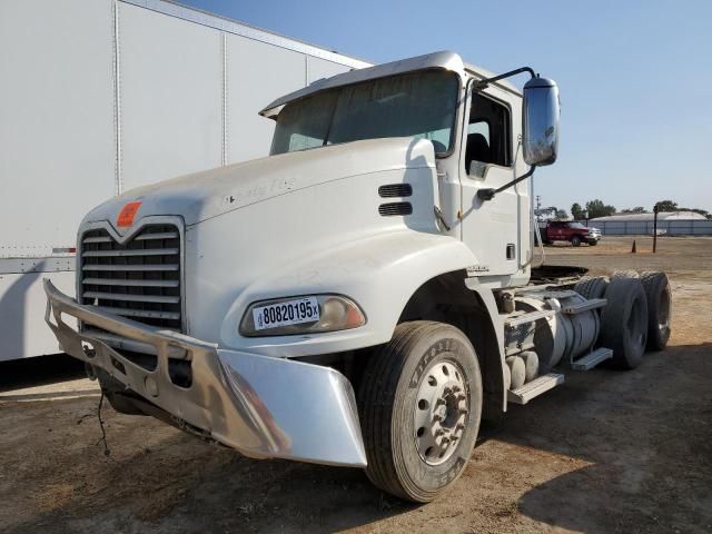 2013 Mack CXU613 Semi Truck