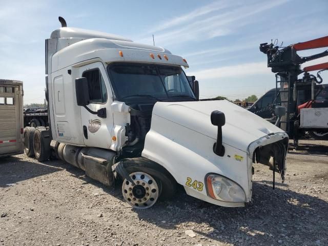 2013 Freightliner Cascadia Semi Truck