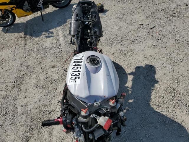 2005 Yamaha YZFR1