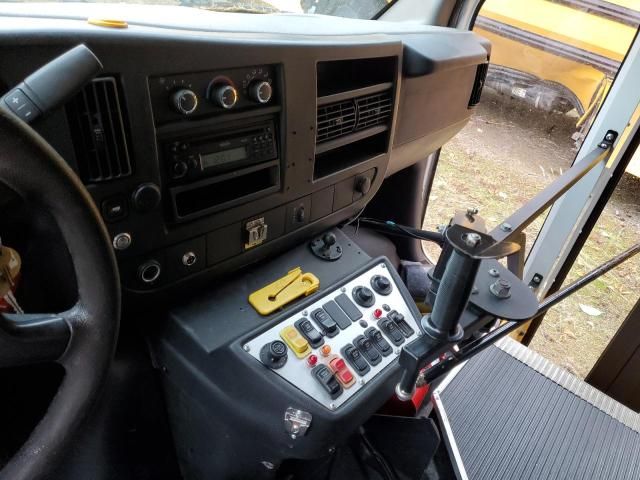 2012 Chevrolet 2012 Collins Bantam G4500-School Bus