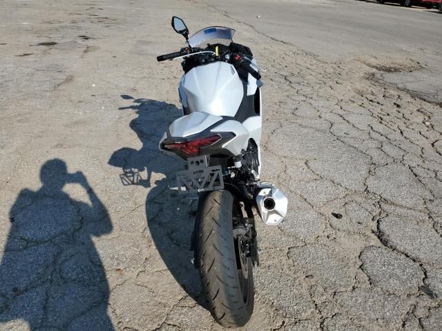 2025 Kawasaki EX500