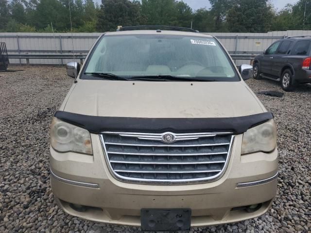 2010 Chrysler Town & Country Limited