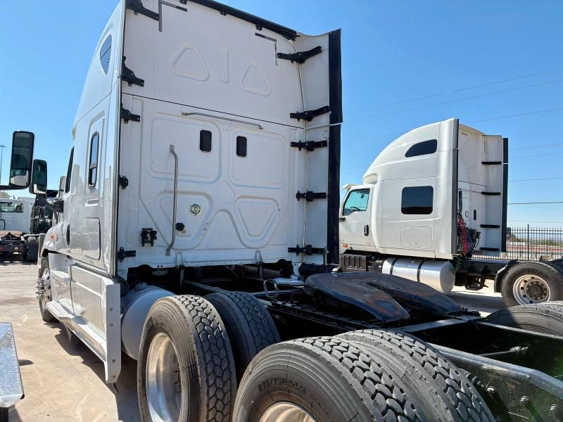 2017 Freightliner Cascadia 125