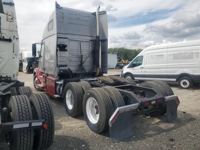 2003 Volvo VN VNL-Semi Truck